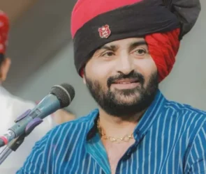 devayat khavad